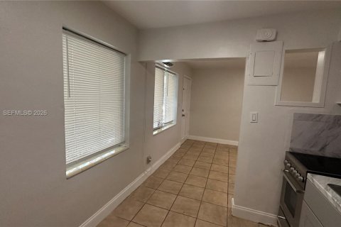 Apartment in Hallandale Beach, Florida 1 bedroom, 51.1 sq.m. № 2001688 - photo 16