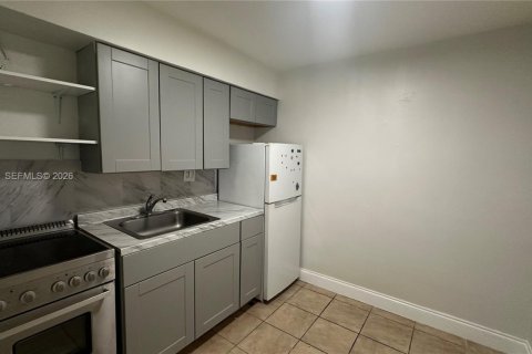 Apartment in Hallandale Beach, Florida 1 bedroom, 51.1 sq.m. № 2001688 - photo 3
