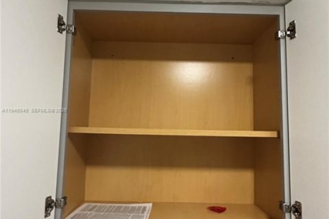 Apartment in Hallandale Beach, Florida 1 bedroom, 51.1 sq.m. № 2001688 - photo 13