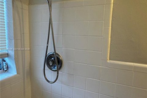 Apartment in Hallandale Beach, Florida 1 bedroom, 51.1 sq.m. № 2001688 - photo 27