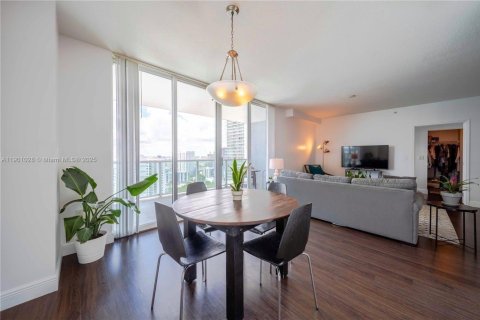 Copropriété à vendre à Miami, Floride: 2 chambres, 116.59 m2 № 1953692 - photo 1