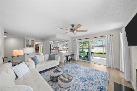 House in New Port Richey, Florida 4 bedrooms, 219.25 sq.m. № 1643065 - photo 16