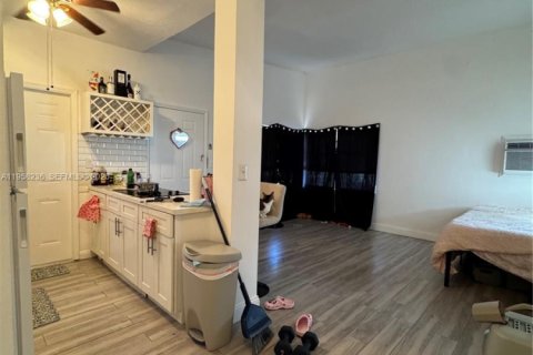 Commercial property in Miami Beach, Florida 326.09 sq.m. № 2020904 - photo 4