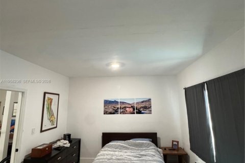 Commercial property in Miami Beach, Florida 326.09 sq.m. № 2020904 - photo 20