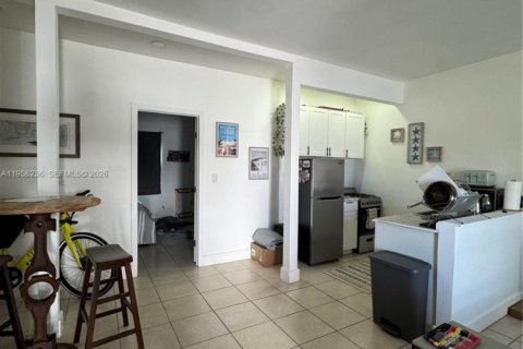 Commercial property in Miami Beach, Florida 326.09 sq.m. № 2020904 - photo 22