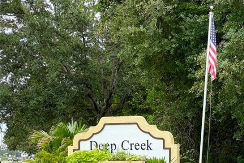 House in Punta Gorda, Florida 4 bedrooms, 227.33 sq.m. № 1917591 - photo 3