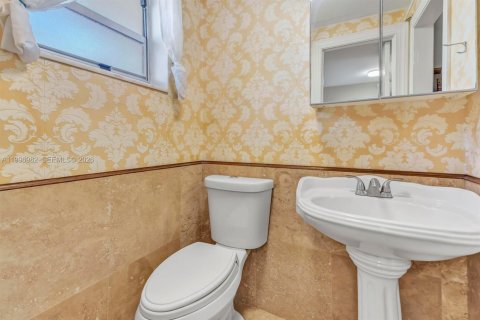 Купить кондоминиум в Халландейл-Бич, Флорида 1 спальня, 78.97м2, № 2060405 - фото 5