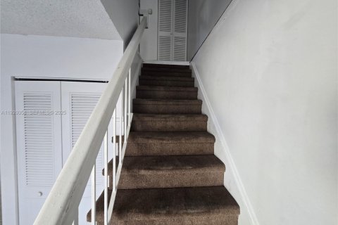 Touwnhouse à louer à Lauderhill, Floride: 2 chambres, 87.33 m2 № 1984648 - photo 9