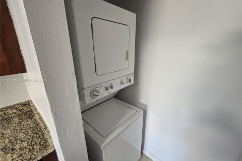 Touwnhouse à louer à Lauderhill, Floride: 2 chambres, 87.33 m2 № 1984648 - photo 6