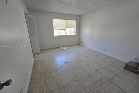 Touwnhouse à louer à Lauderhill, Floride: 2 chambres, 87.33 m2 № 1984648 - photo 11