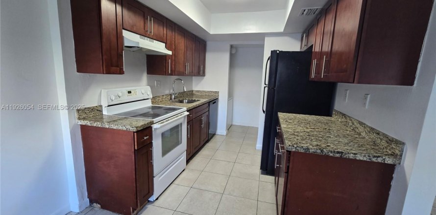 Touwnhouse à Lauderhill, Floride 2 chambres, 87.33 m2 № 1984648