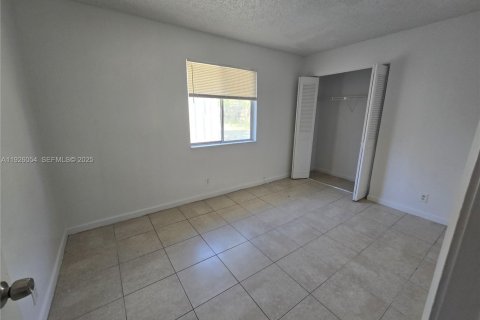 Touwnhouse à louer à Lauderhill, Floride: 2 chambres, 87.33 m2 № 1984648 - photo 10