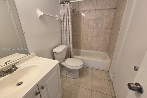 Touwnhouse à louer à Lauderhill, Floride: 2 chambres, 87.33 m2 № 1984648 - photo 12