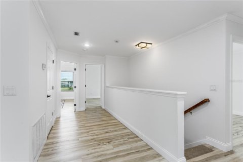House in Tampa, Florida 5 bedrooms, 279.73 sq.m. № 1757093 - photo 14