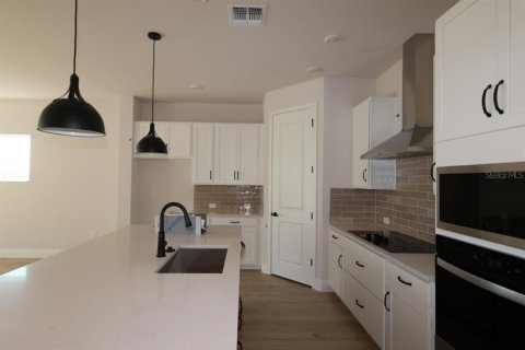 House in Parrish, Florida 3 bedrooms, 181.62 sq.m. № 2111427 - photo 5