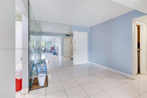 Condominio en venta en Lauderdale Lakes, Florida, 2 dormitorios, 115.2 m2 № 2036289 - foto 7