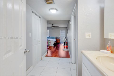 Condominio en venta en Lauderdale Lakes, Florida, 2 dormitorios, 115.2 m2 № 2036289 - foto 21