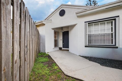 Купить виллу или дом в Санрайз, Флорида 3 спальни, 144.46м2, № 2041527 - фото 3