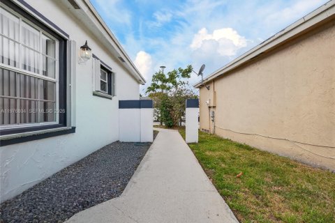 Купить виллу или дом в Санрайз, Флорида 3 спальни, 144.46м2, № 2041527 - фото 2