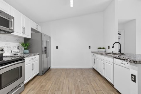 Купить виллу или дом в Санрайз, Флорида 3 спальни, 144.46м2, № 2041527 - фото 20