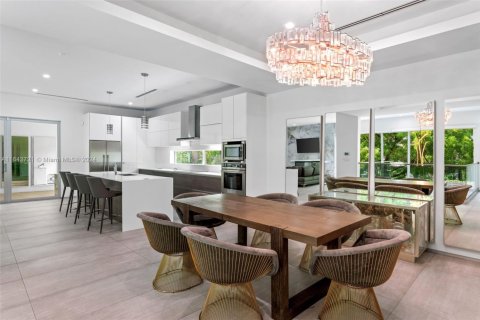 Villa ou maison à vendre à Miami, Floride: 4 chambres, 262.63 m2 № 2054664 - photo 4