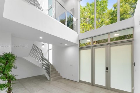 Villa ou maison à vendre à Miami, Floride: 4 chambres, 262.63 m2 № 2054664 - photo 28