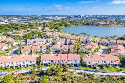 Condo in Boca Raton, Florida, 3 bedrooms  № 1992037 - photo 1