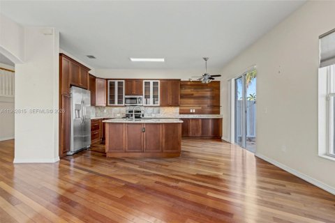 Снять в аренду виллу или дом в Холливуд, Флорида 4 спальни, 235.69м2, № 2050004 - фото 11