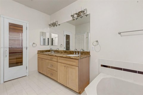 Снять в аренду виллу или дом в Холливуд, Флорида 4 спальни, 235.69м2, № 2050004 - фото 26