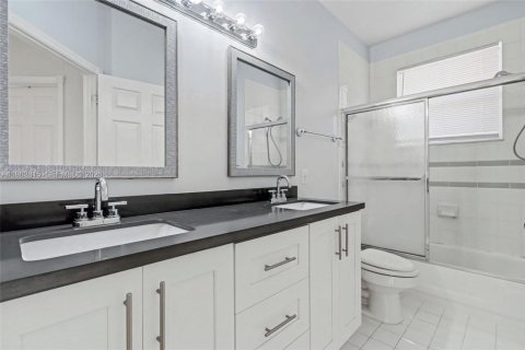 Снять в аренду виллу или дом в Холливуд, Флорида 4 спальни, 235.69м2, № 2050004 - фото 19