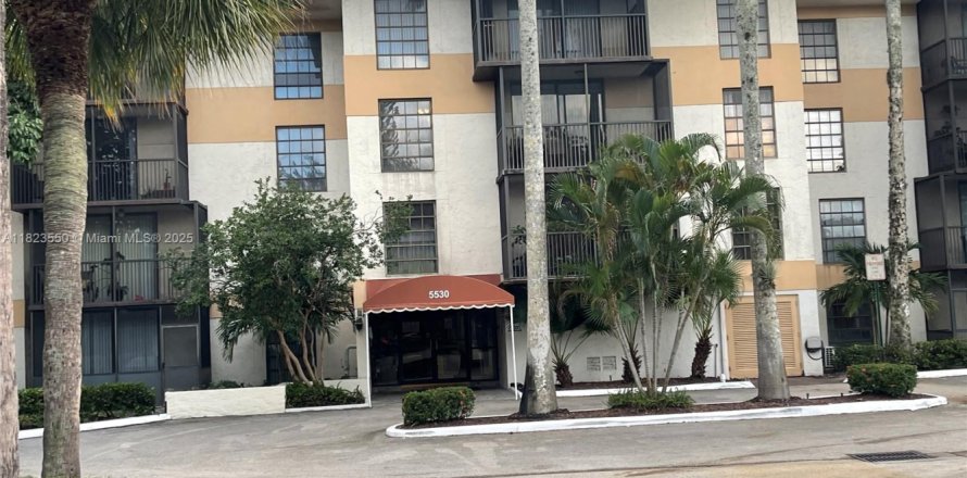 Condominio en Lauderhill, Florida, 2 dormitorios  № 1937968