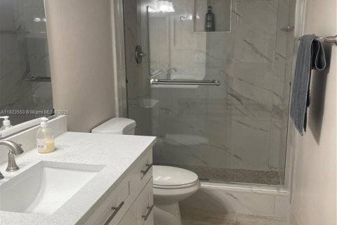 Condo in Lauderhill, Florida, 2 bedrooms  № 1937968 - photo 16