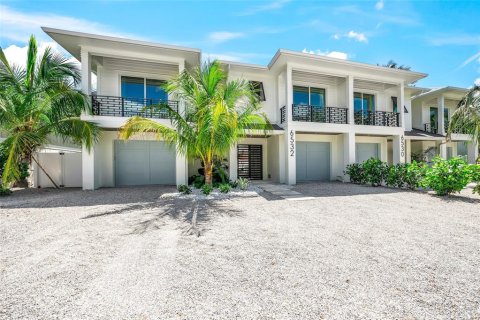 House in Sarasota, Florida 4 bedrooms, 245.73 sq.m. № 1908954 - photo 2