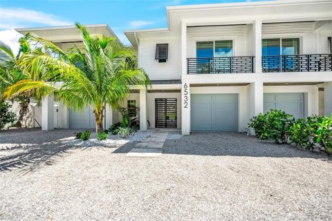House in Sarasota, Florida 4 bedrooms, 245.73 sq.m. № 1908954 - photo 8