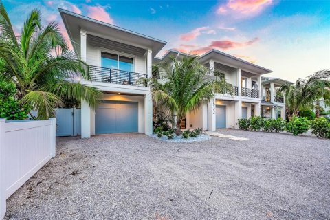 House in Sarasota, Florida 4 bedrooms, 245.73 sq.m. № 1908954 - photo 9