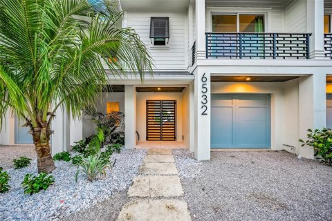 House in Sarasota, Florida 4 bedrooms, 245.73 sq.m. № 1908954 - photo 13