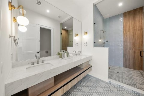 House in Sarasota, Florida 4 bedrooms, 245.73 sq.m. № 1908954 - photo 25