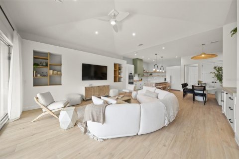 House in Sarasota, Florida 4 bedrooms, 245.73 sq.m. № 1908954 - photo 21