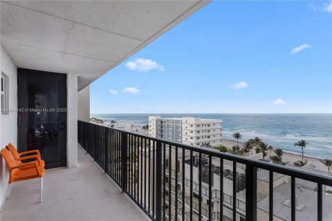 Copropriété à vendre à Hollywood, Floride: 2 chambres, 130.06 m2 № 1979262 - photo 15