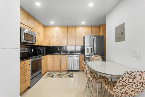 Copropriété à vendre à Hollywood, Floride: 2 chambres, 130.06 m2 № 1979262 - photo 3