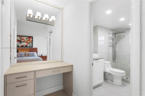 Copropriété à vendre à Hollywood, Floride: 2 chambres, 130.06 m2 № 1979262 - photo 6