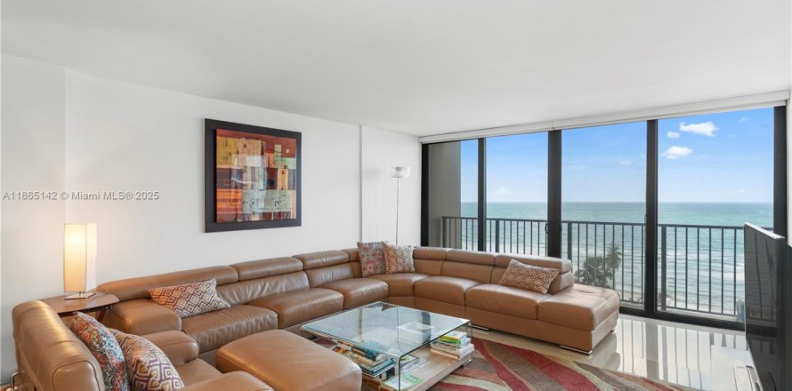 Condo à Hollywood, Floride, 2 chambres  № 1979262