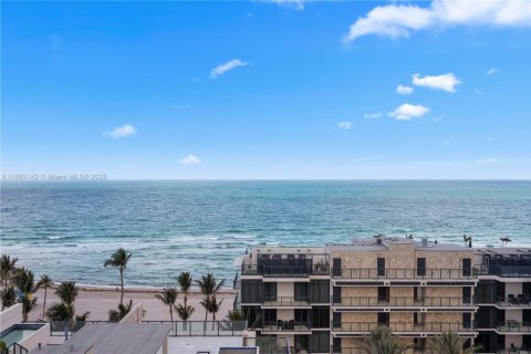 Copropriété à vendre à Hollywood, Floride: 2 chambres, 130.06 m2 № 1979262 - photo 16