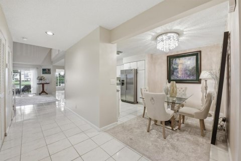 Townhouse in Boca Raton, Florida 3 bedrooms, 210.7 sq.m. № 2381659 - photo 12