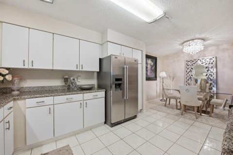 Townhouse in Boca Raton, Florida 3 bedrooms, 210.7 sq.m. № 2381659 - photo 16