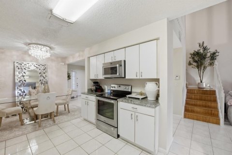 Townhouse in Boca Raton, Florida 3 bedrooms, 210.7 sq.m. № 2381659 - photo 15