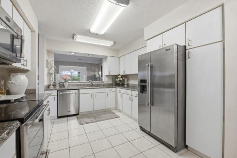 Townhouse in Boca Raton, Florida 3 bedrooms, 210.7 sq.m. № 2381659 - photo 18