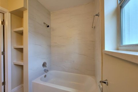 Villa ou maison à louer à Saint Petersburg, Floride: 3 chambres, 93.55 m2 № 1879551 - photo 9