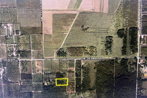 Купить коммерческую недвижимость в Майами-Дейд, Флорида № 2063405 - фото 2