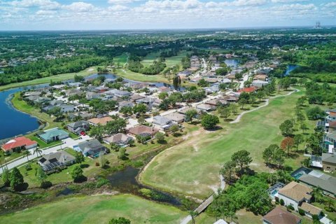House in Riverview, Florida 5 bedrooms, 361.2 sq.m. № 1734979 - photo 7